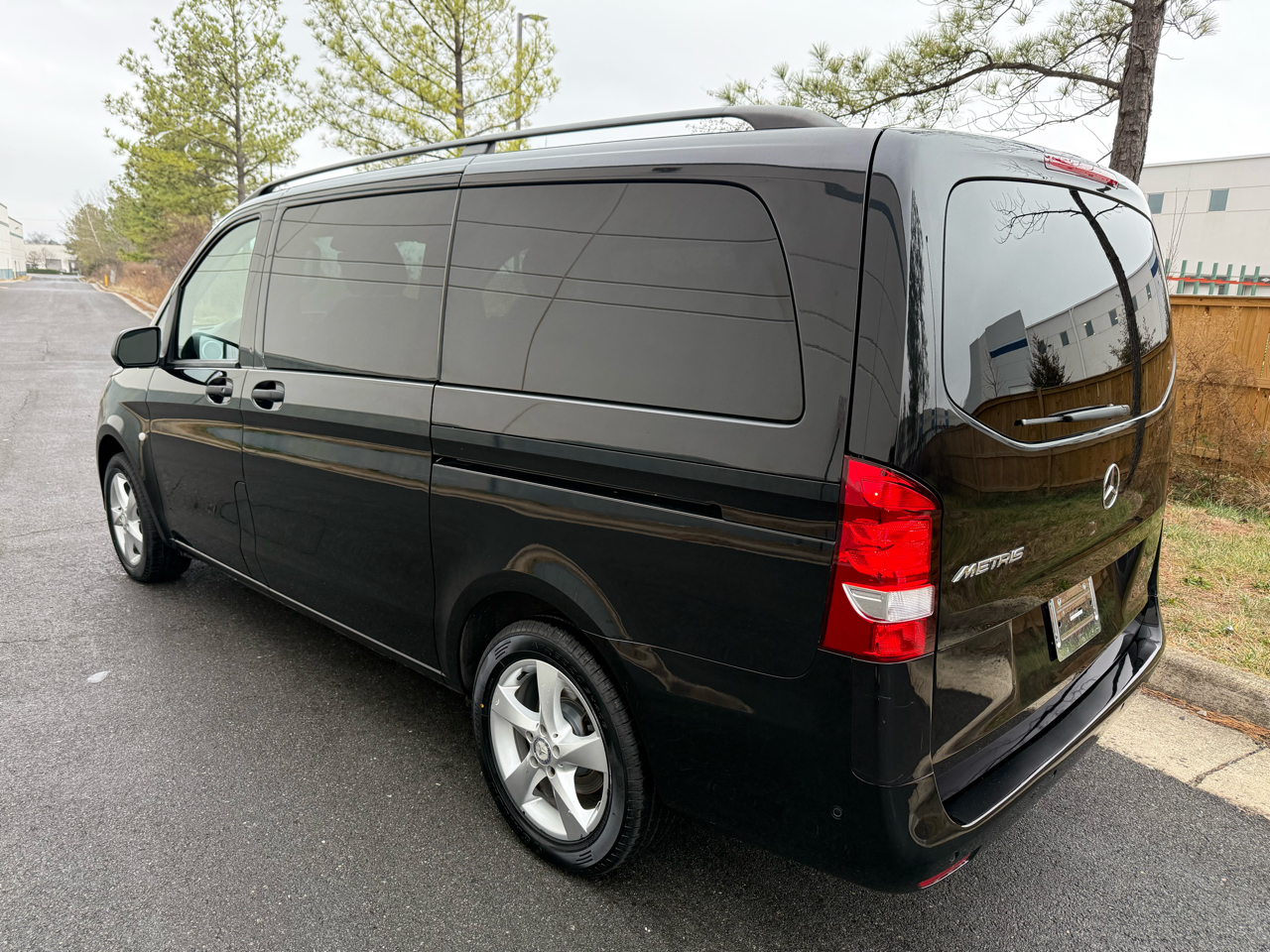 Mercedes-Benz Metris Passenger Van RWD 126" 2016