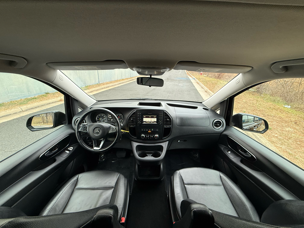 Mercedes-Benz Metris Passenger Van RWD 126" 2016