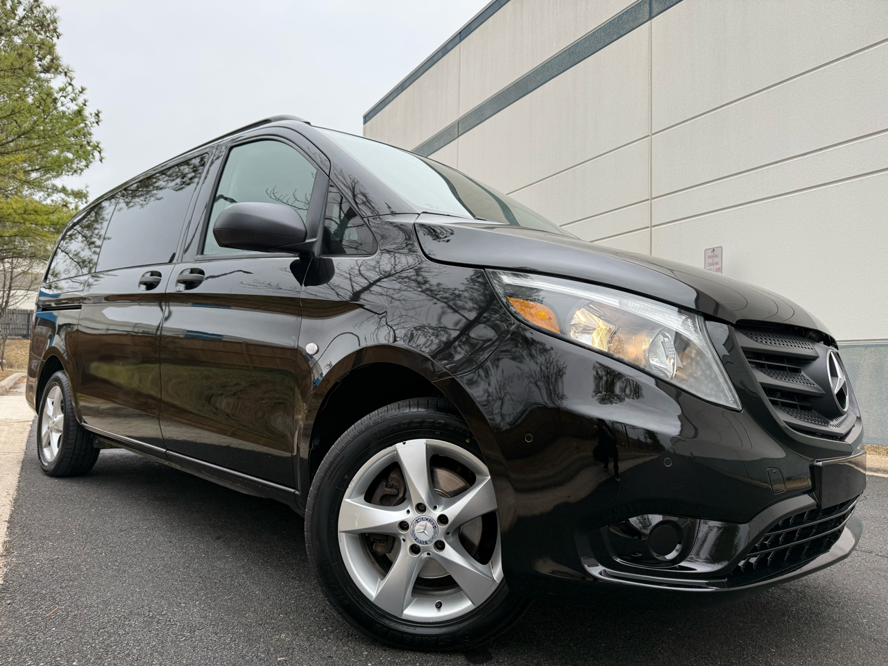 Mercedes-Benz Metris Passenger Van RWD 126" 2016