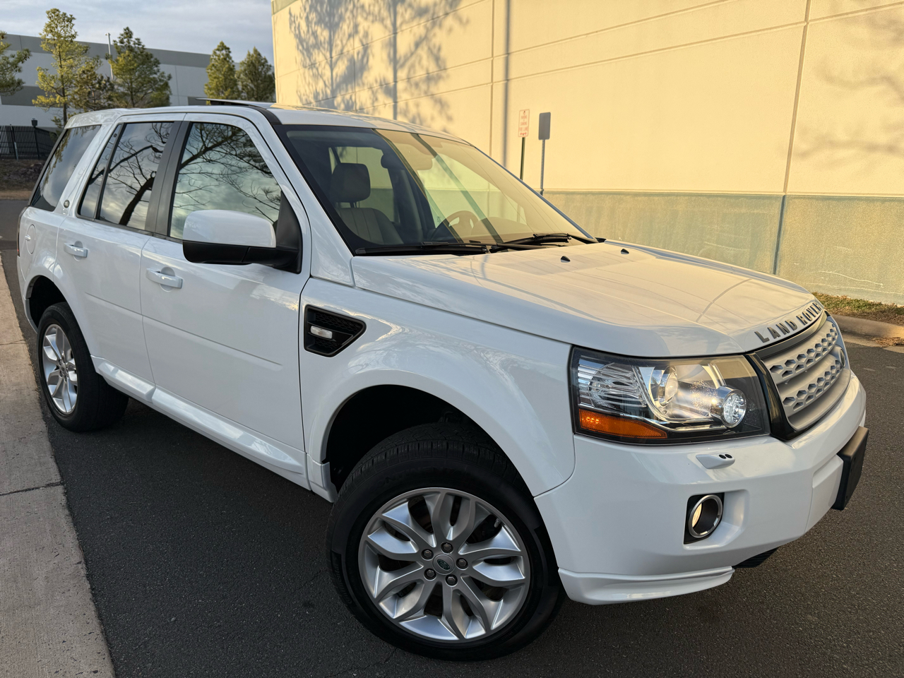 Land Rover LR2 AWD 4dr 2013