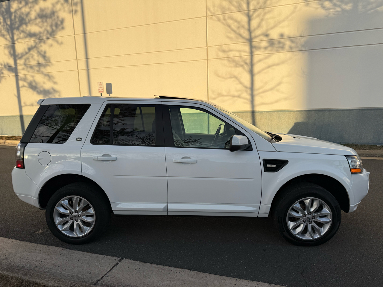 Land Rover LR2 AWD 4dr 2013