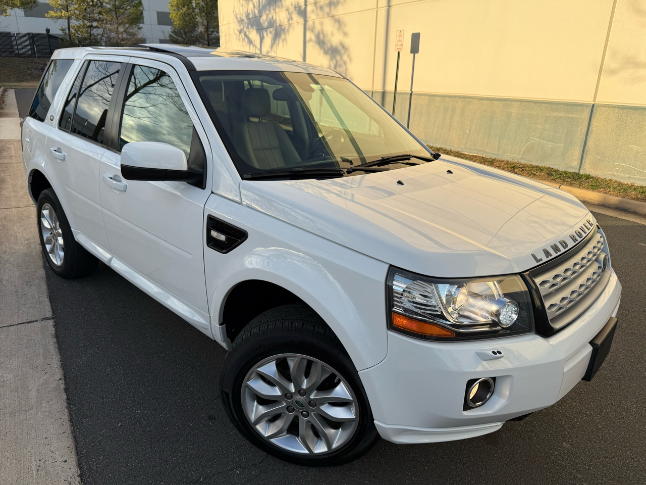Land Rover LR2 AWD 4dr 2013