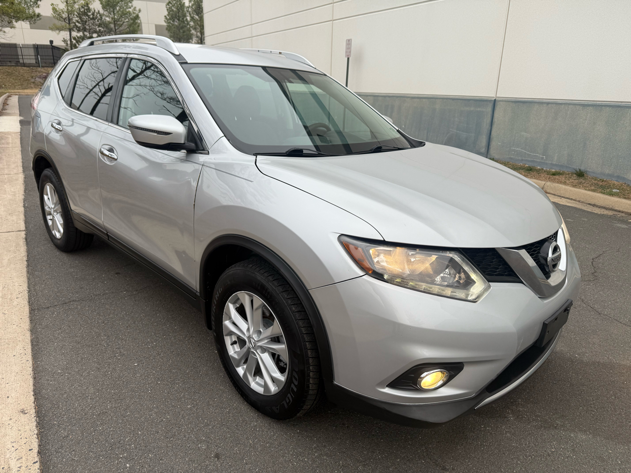 Nissan Rogue FWD 4dr SV 2016