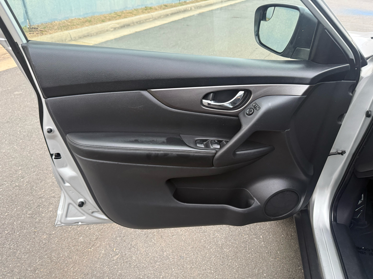 Nissan Rogue FWD 4dr SV 2016