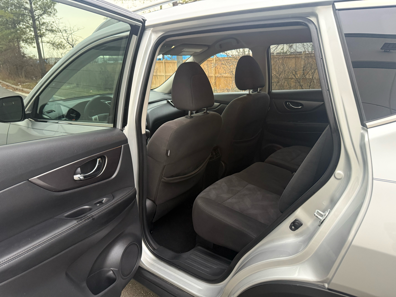 Nissan Rogue FWD 4dr SV 2016