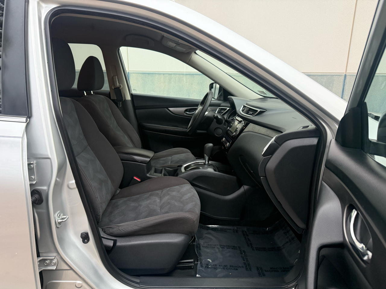 Nissan Rogue FWD 4dr SV 2016