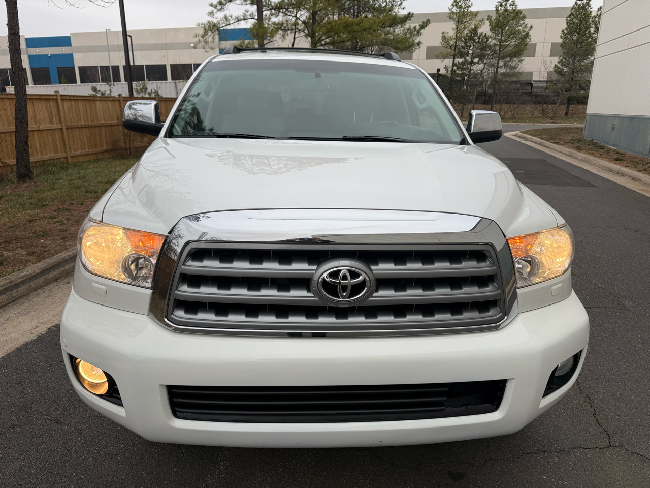 Toyota Sequoia 4WD 5.7L Platinum (Natl) 2012