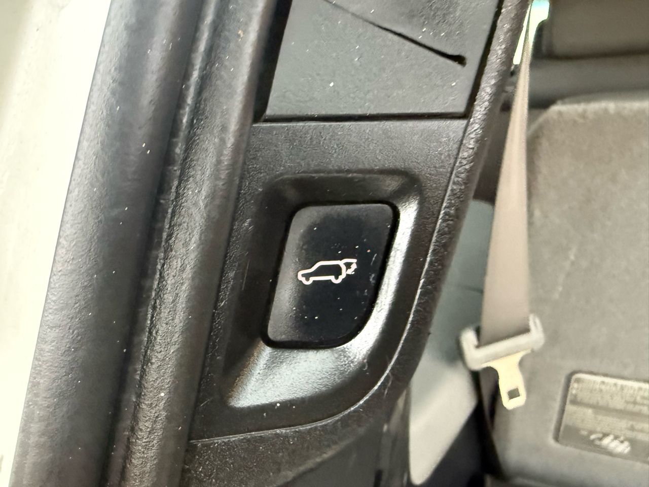 Toyota Sequoia 4WD 5.7L Platinum (Natl) 2012