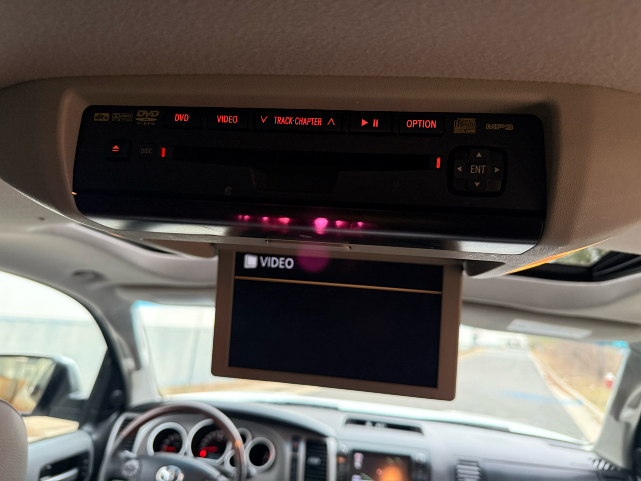 Toyota Sequoia 4WD 5.7L Platinum (Natl) 2012