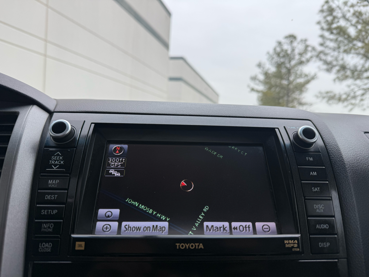 Toyota Sequoia 4WD 5.7L Platinum (Natl) 2012