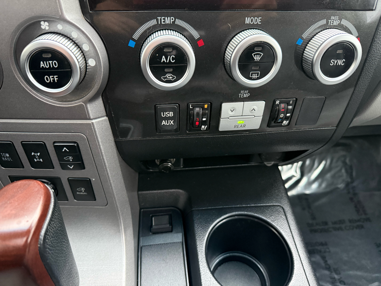 Toyota Sequoia 4WD 5.7L Platinum (Natl) 2012