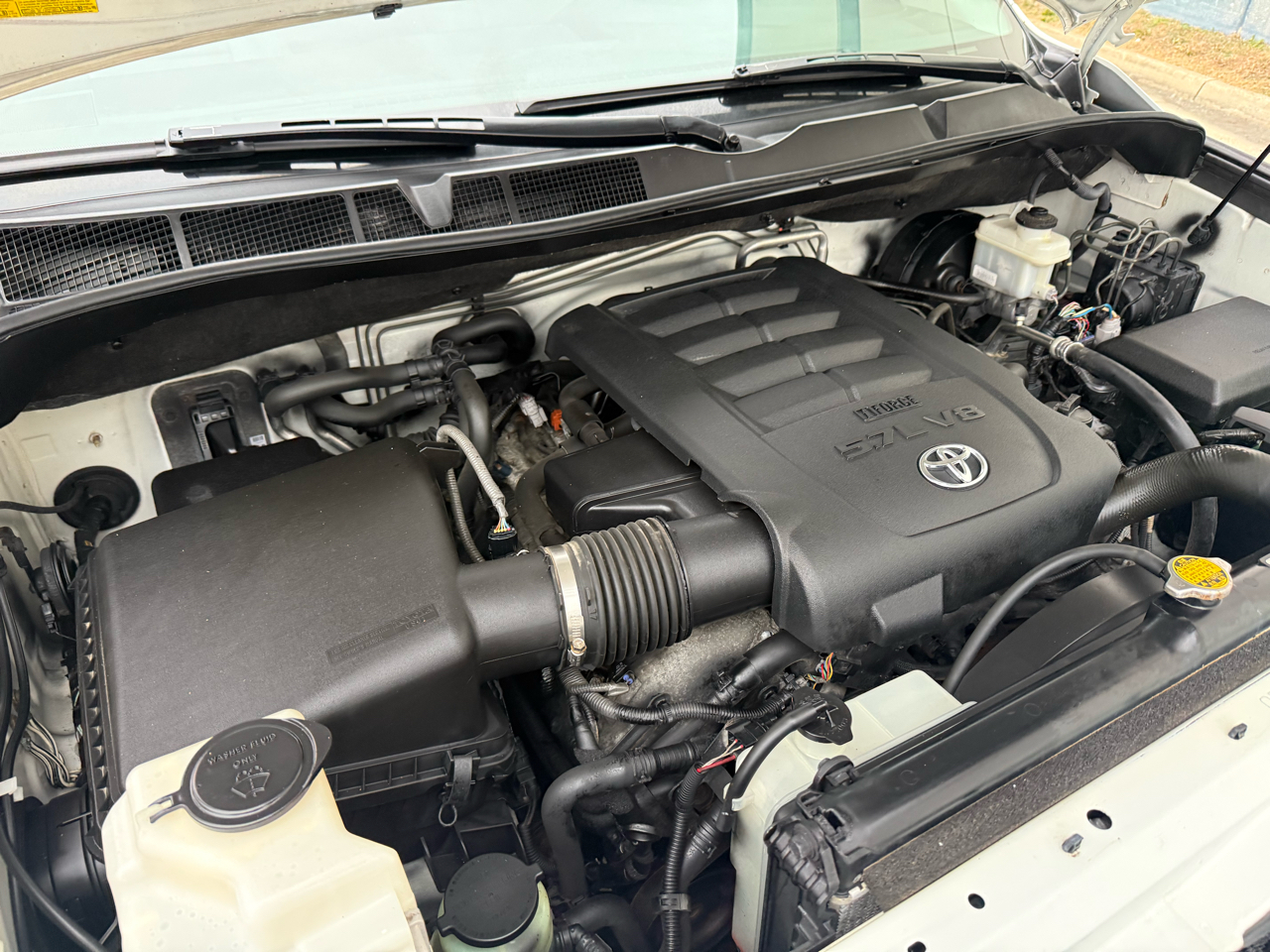 Toyota Sequoia 4WD 5.7L Platinum (Natl) 2012