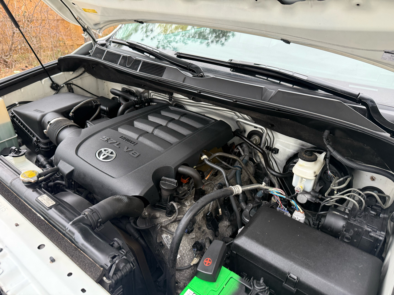 Toyota Sequoia 4WD 5.7L Platinum (Natl) 2012