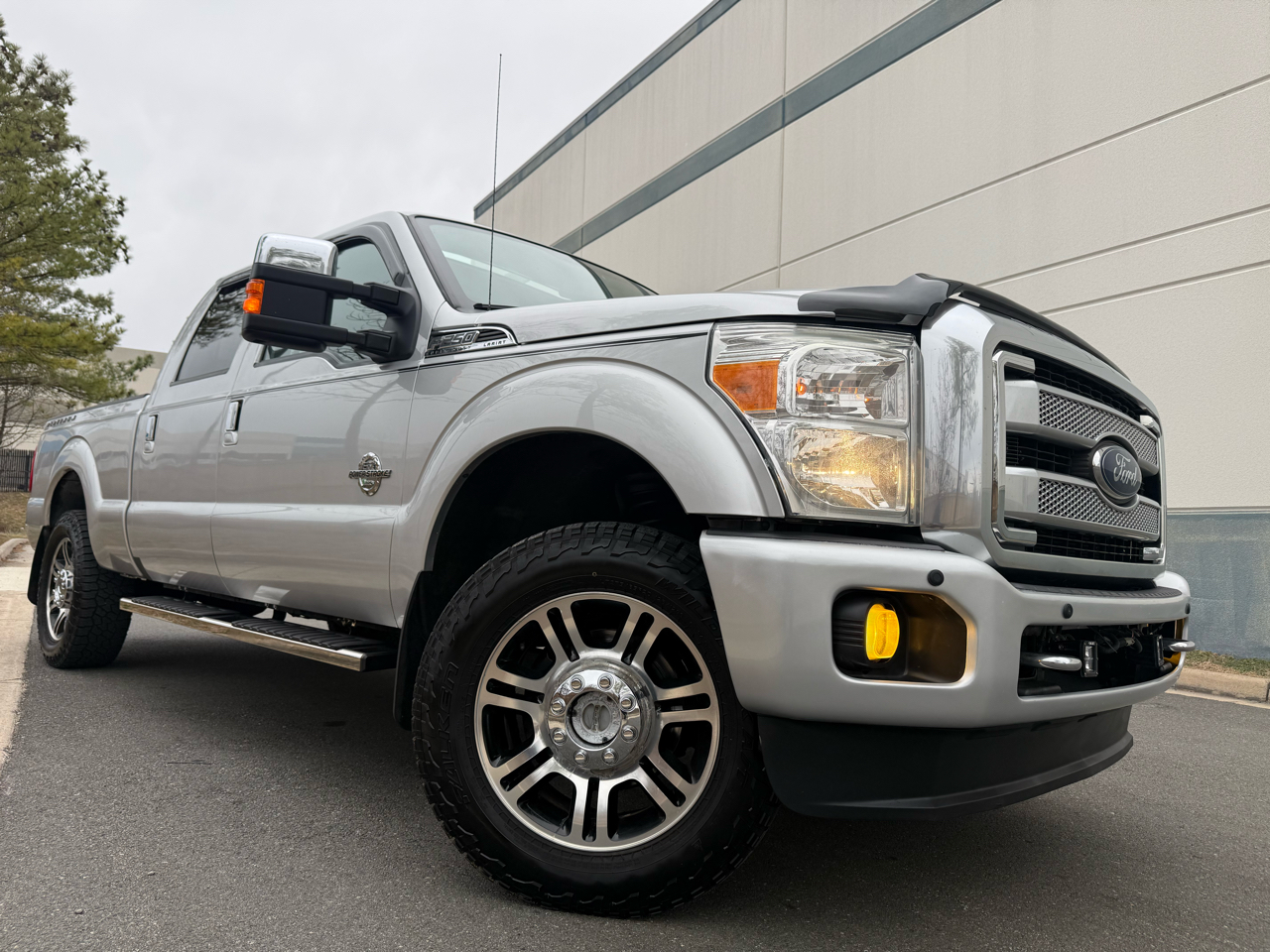 Ford Super Duty F-250 SRW 4WD Crew Cab 172" Platinum 2015