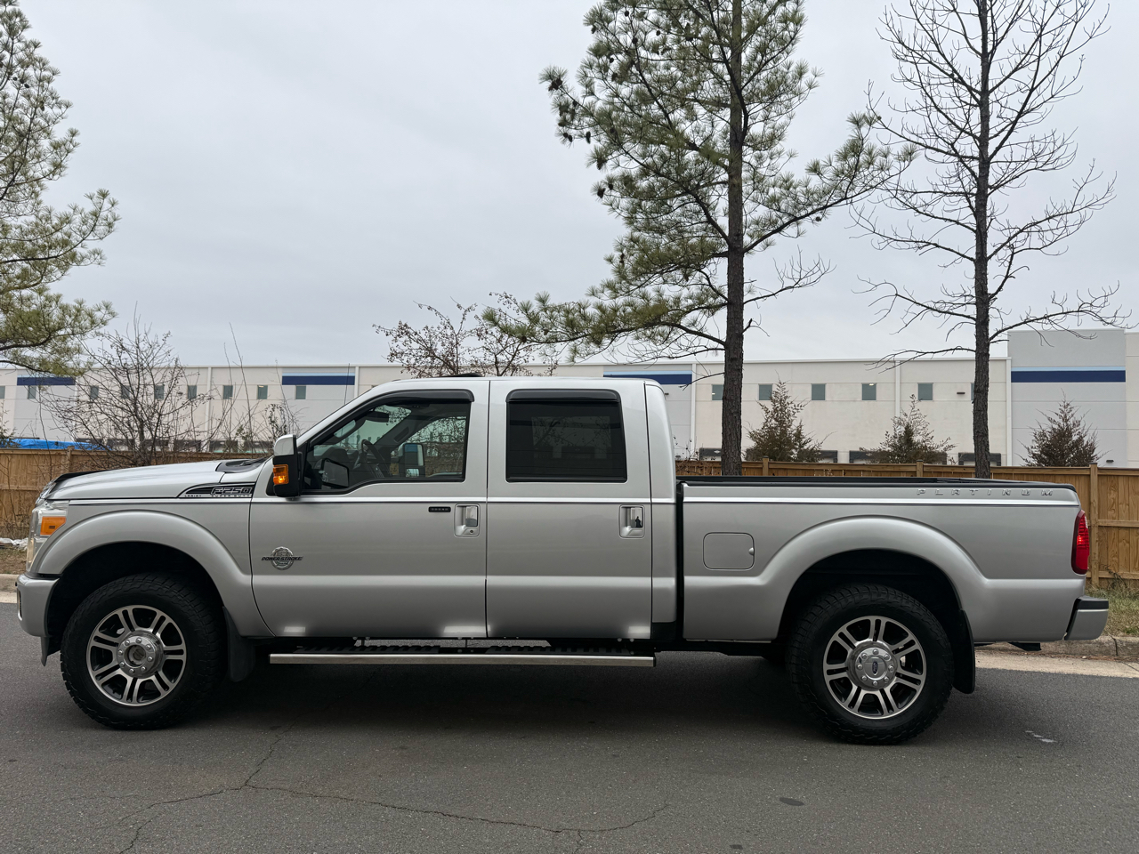 Ford Super Duty F-250 SRW 4WD Crew Cab 172" Platinum 2015