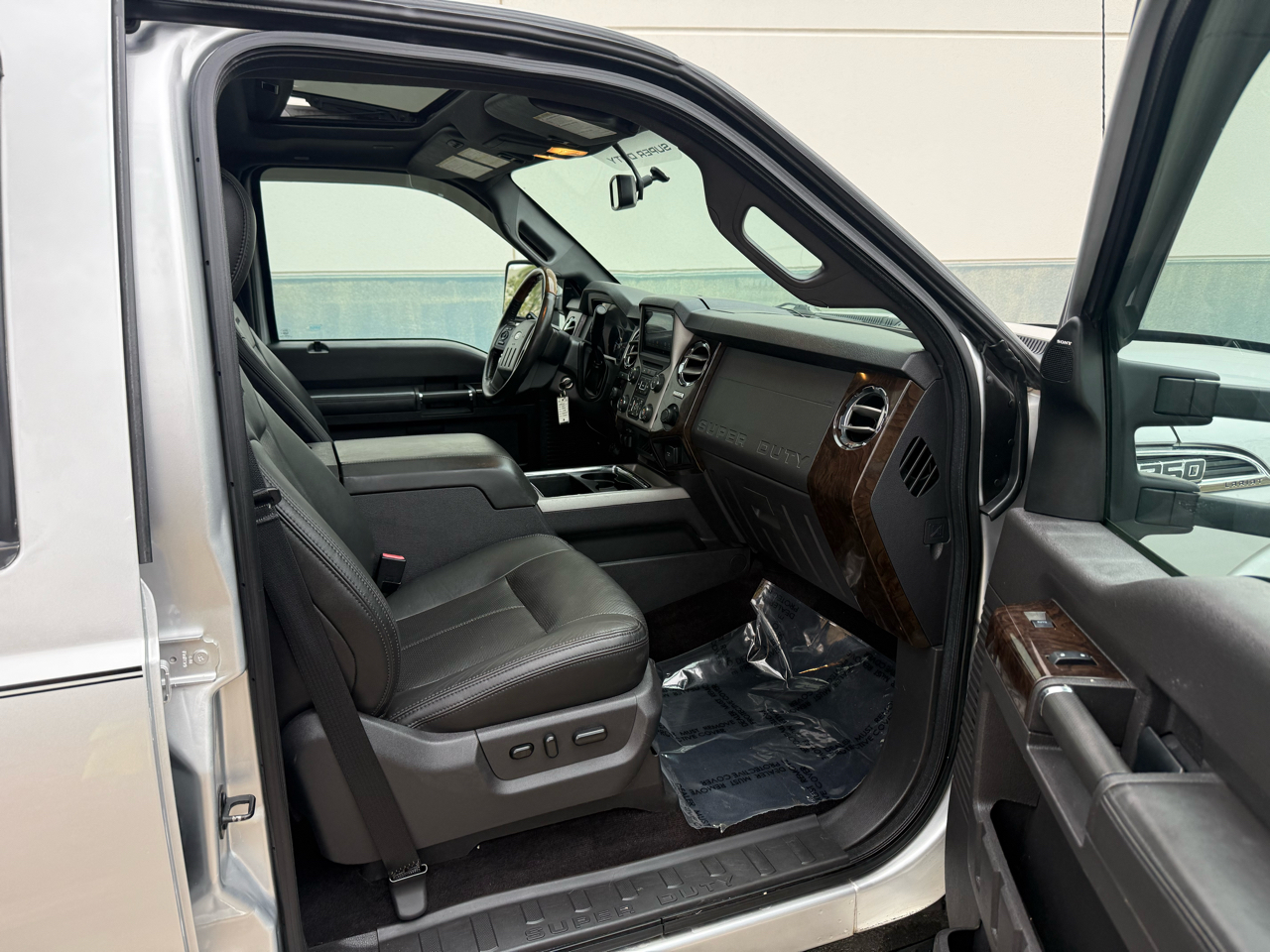 Ford Super Duty F-250 SRW 4WD Crew Cab 172" Platinum 2015