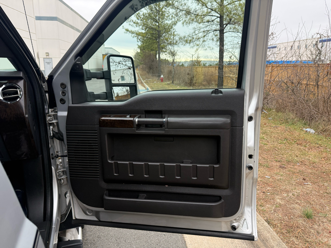 Ford Super Duty F-250 SRW 4WD Crew Cab 172" Platinum 2015