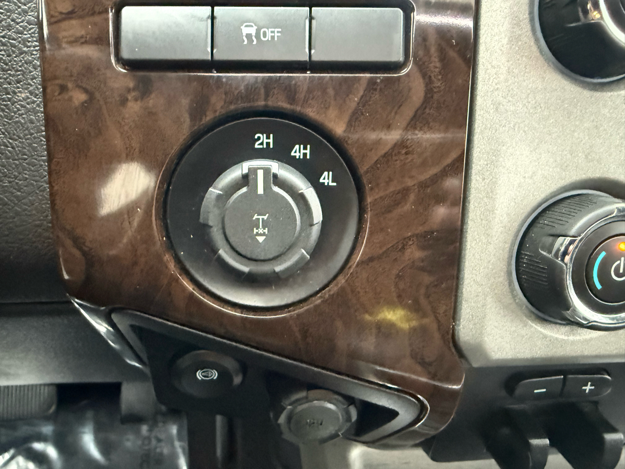 Ford Super Duty F-250 SRW 4WD Crew Cab 172" Platinum 2015