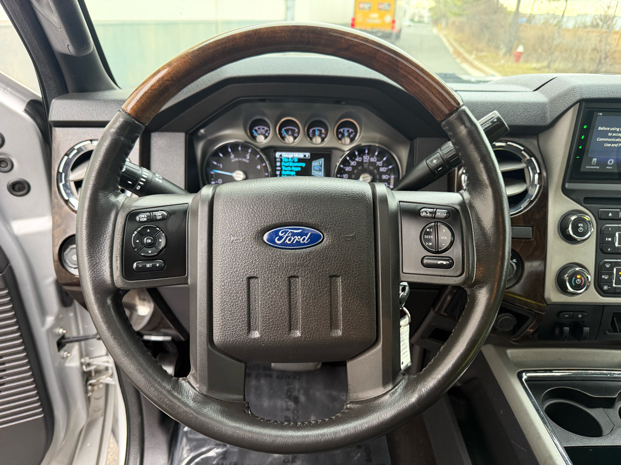 Ford Super Duty F-250 SRW 4WD Crew Cab 172" Platinum 2015