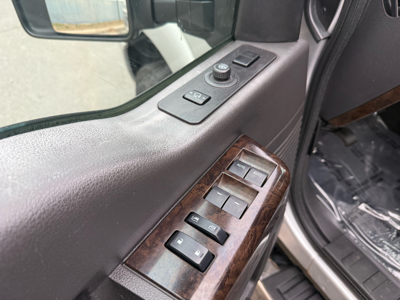 Ford Super Duty F-250 SRW 4WD Crew Cab 172" Platinum 2015