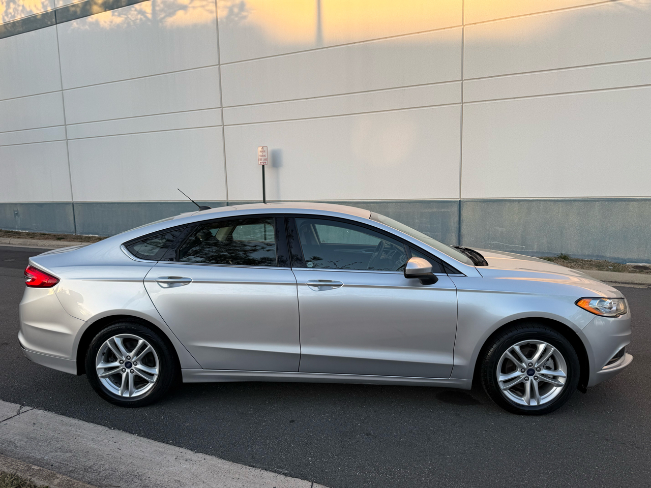 Ford Fusion SE FWD 2018