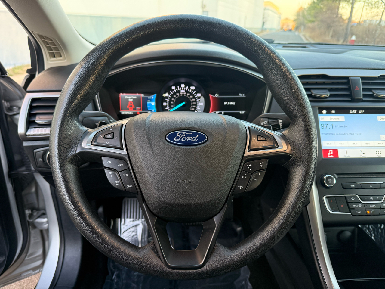 Ford Fusion SE FWD 2018