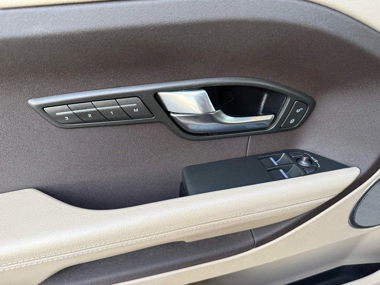 Land Rover Range Rover Evoque 2dr Cpe Pure Plus 2012