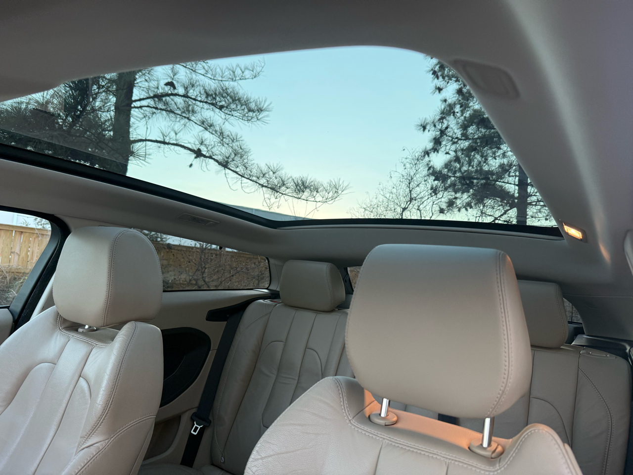 Land Rover Range Rover Evoque 2dr Cpe Pure Plus 2012