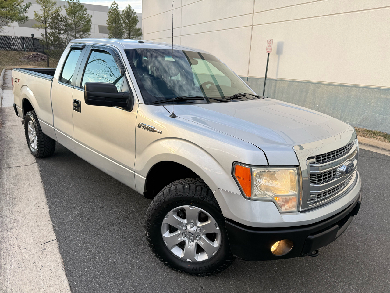 Ford F-150 4WD SuperCab 145" Lariat 2014