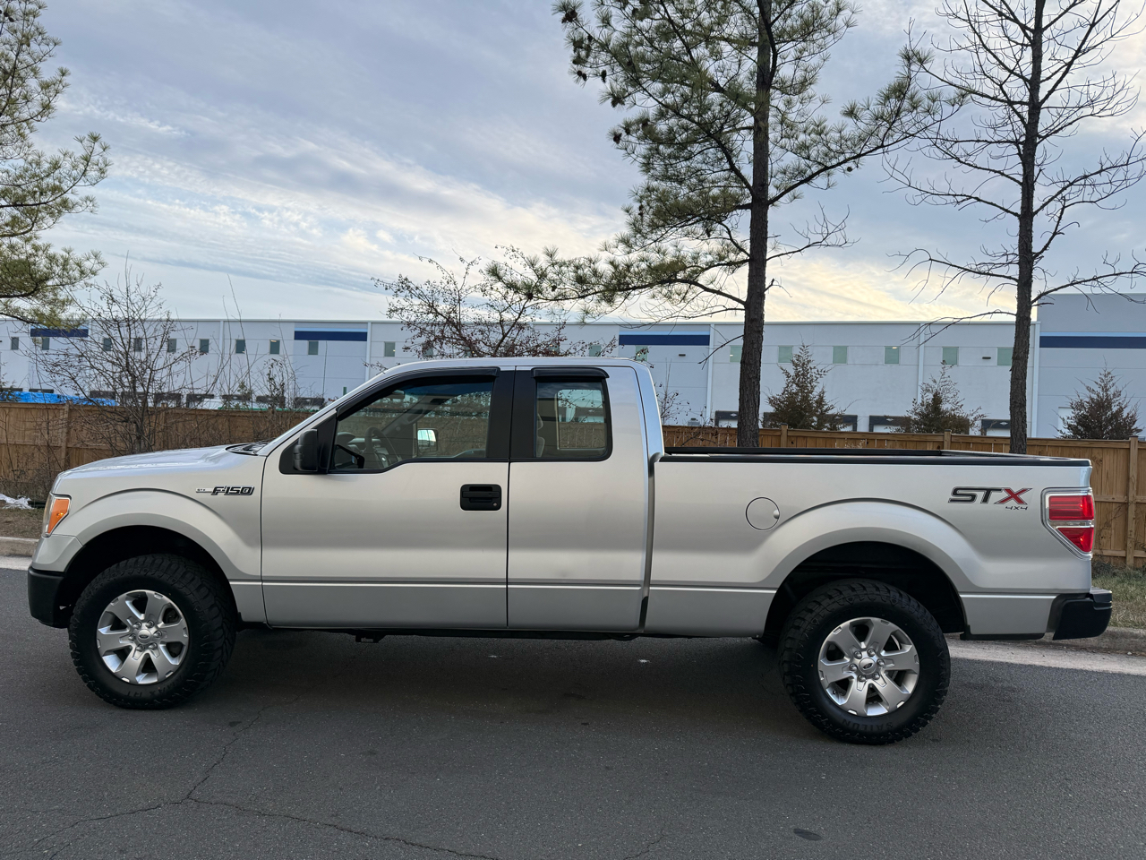 Ford F-150 4WD SuperCab 145" Lariat 2014