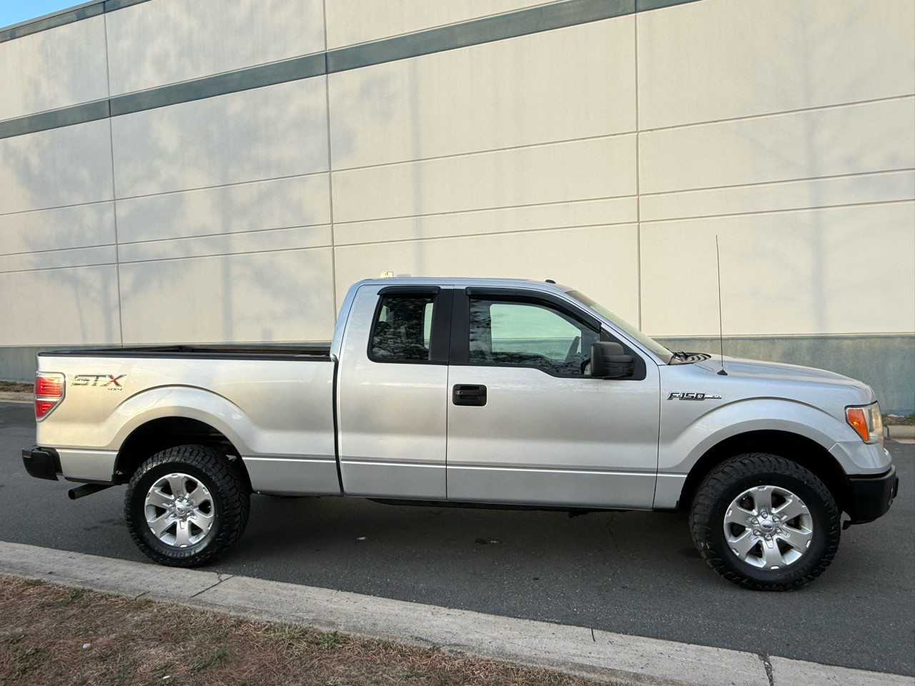 Ford F-150 4WD SuperCab 145" Lariat 2014