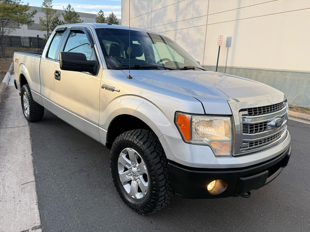 Ford F-150 4WD SuperCab 145" Lariat 2014