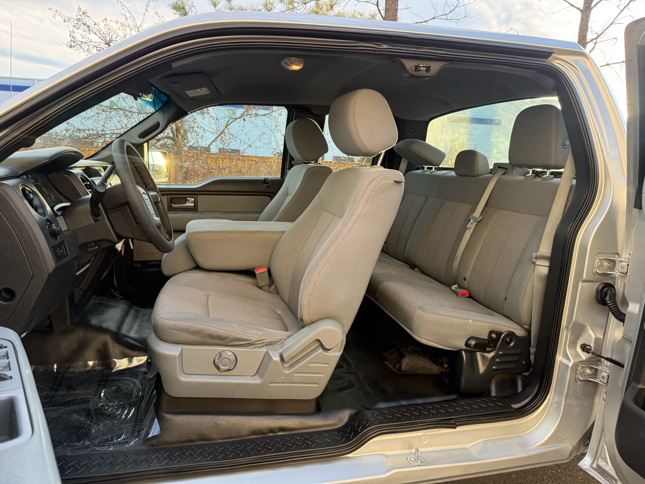 Ford F-150 4WD SuperCab 145" Lariat 2014