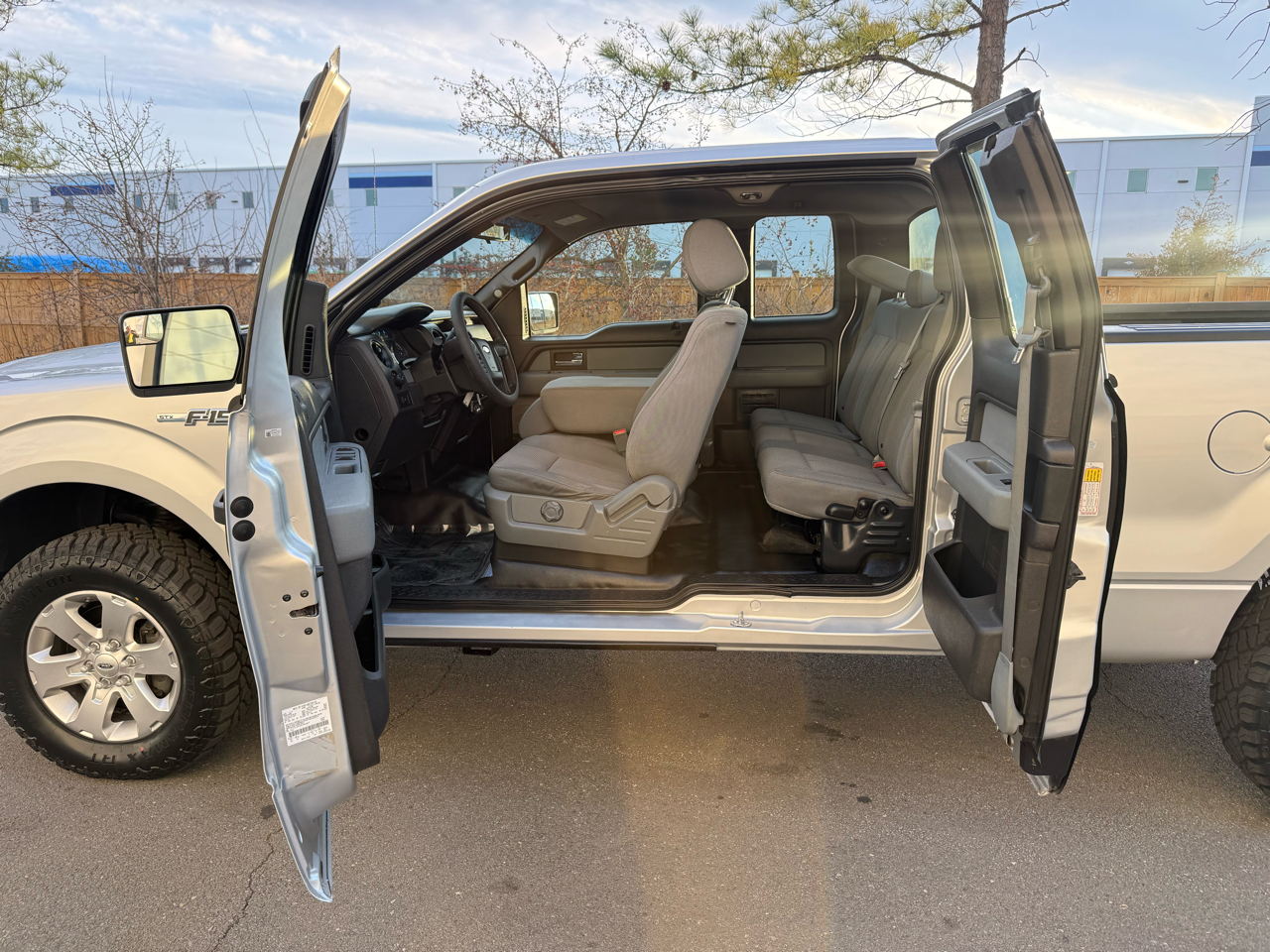 Ford F-150 4WD SuperCab 145" Lariat 2014
