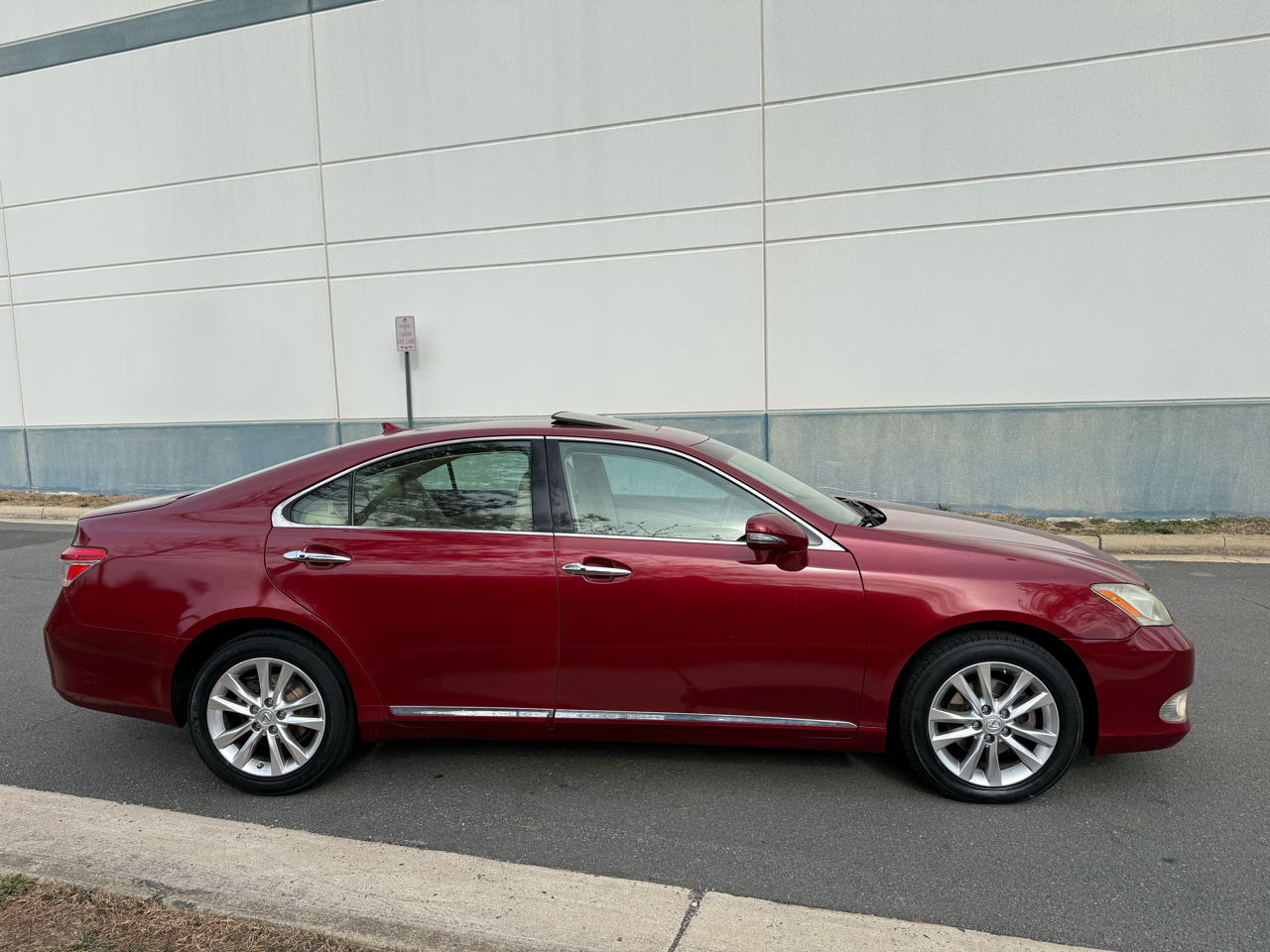 Lexus ES 350 4dr Sdn 2010