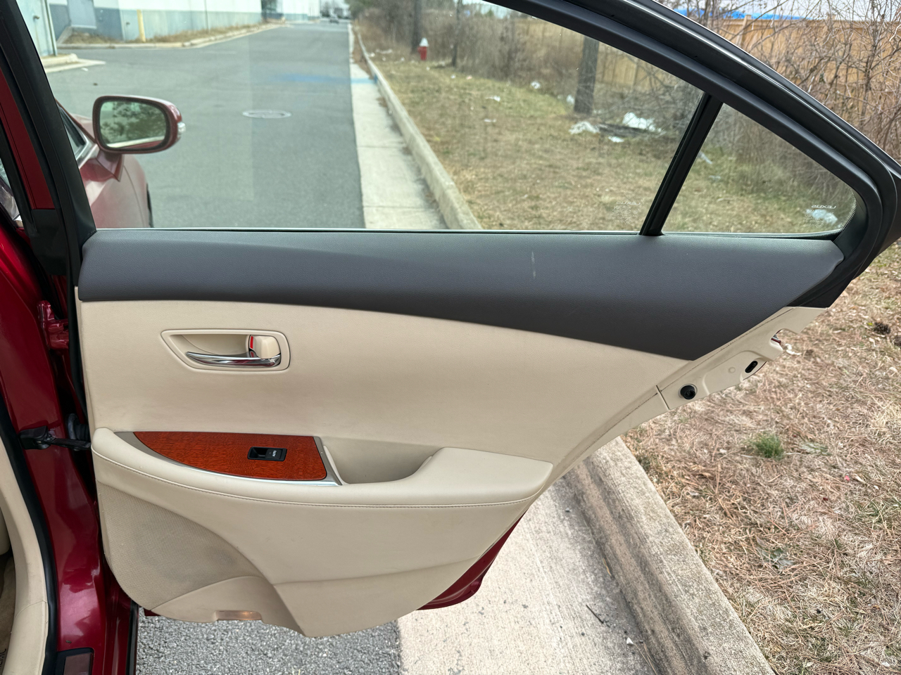 Lexus ES 350 4dr Sdn 2010