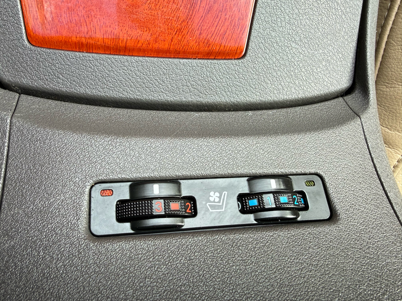 Lexus ES 350 4dr Sdn 2010