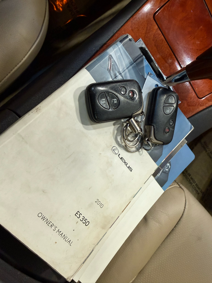 Lexus ES 350 4dr Sdn 2010