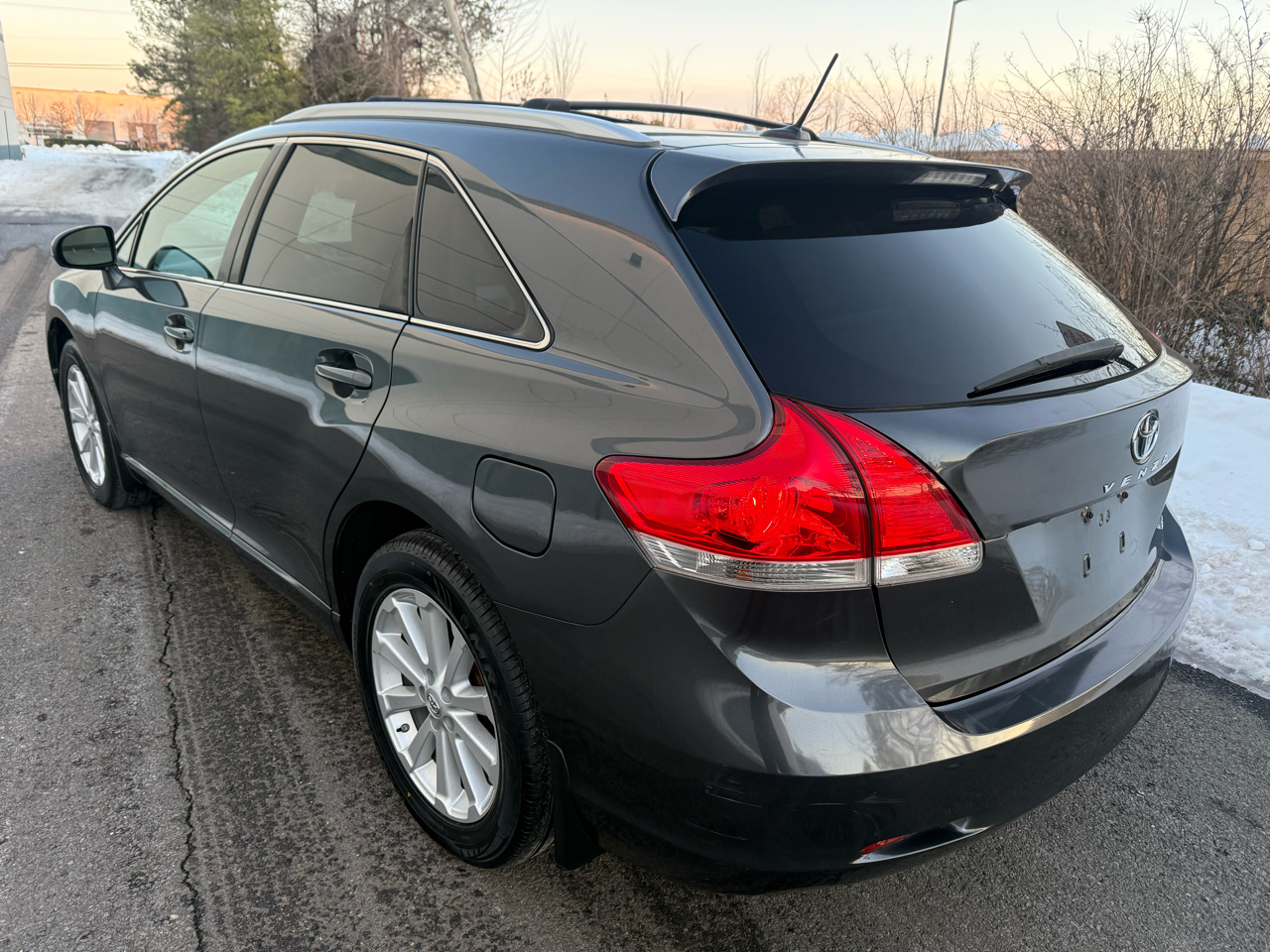 Toyota Venza 4dr Wgn I4 AWD (Natl) 2010