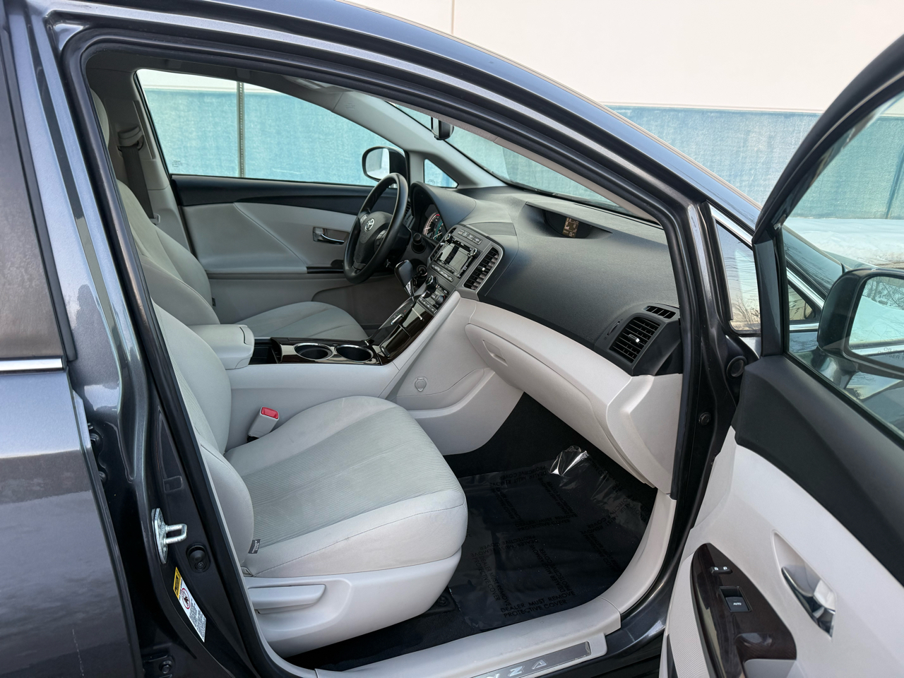 Toyota Venza 4dr Wgn I4 AWD (Natl) 2010