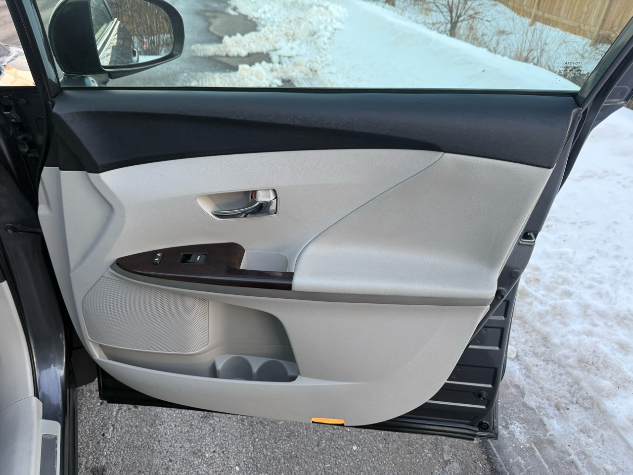 Toyota Venza 4dr Wgn I4 AWD (Natl) 2010