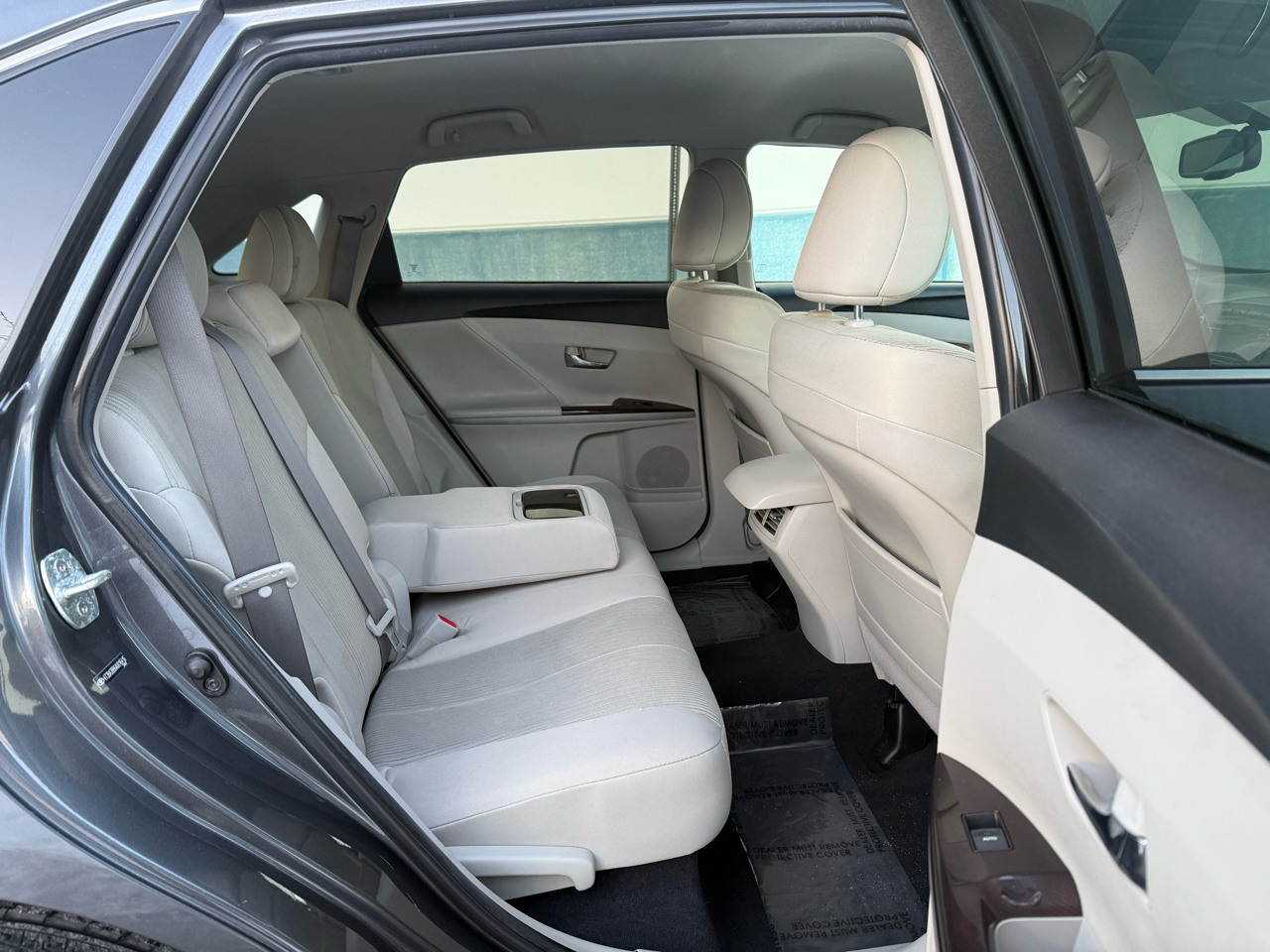 Toyota Venza 4dr Wgn I4 AWD (Natl) 2010