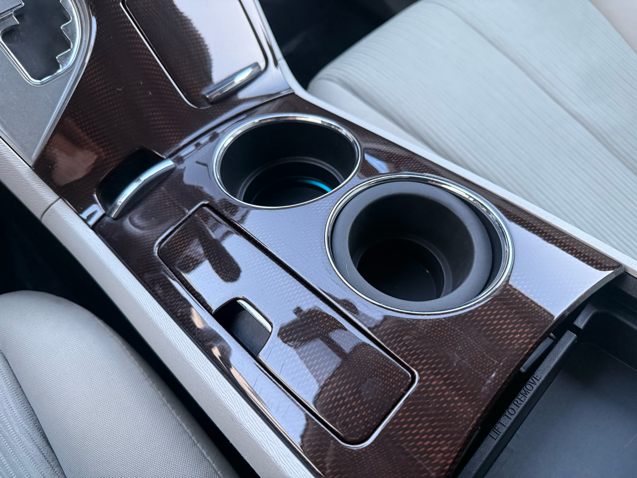 Toyota Venza 4dr Wgn I4 AWD (Natl) 2010