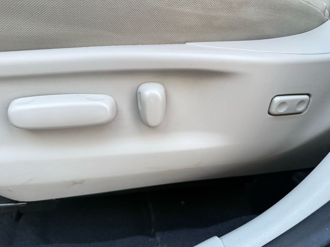 Toyota Venza 4dr Wgn I4 AWD (Natl) 2010