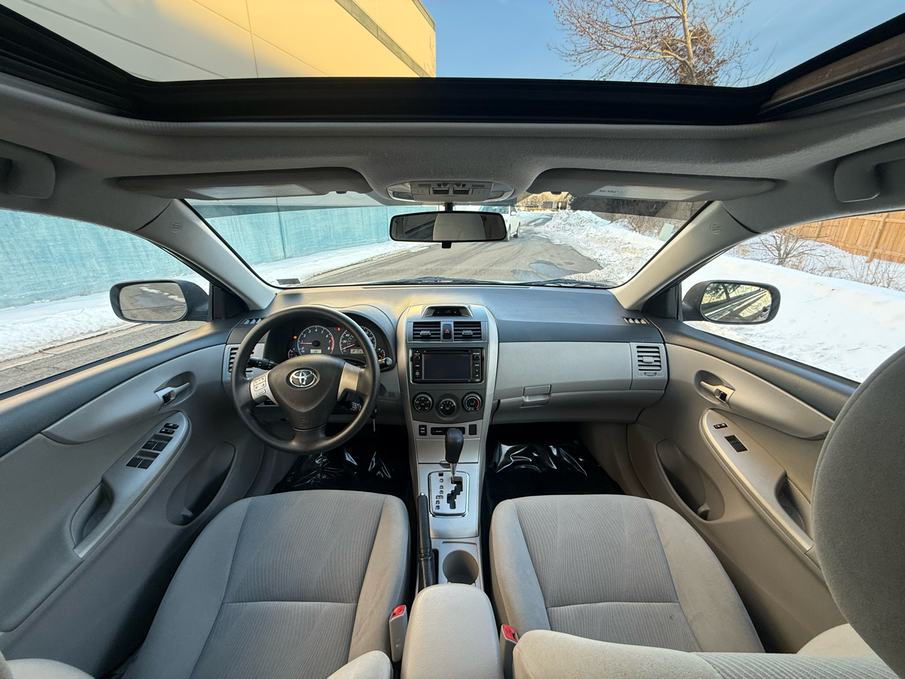 Toyota Corolla 4dr Sdn Auto LE Special Edition (Natl) 2013