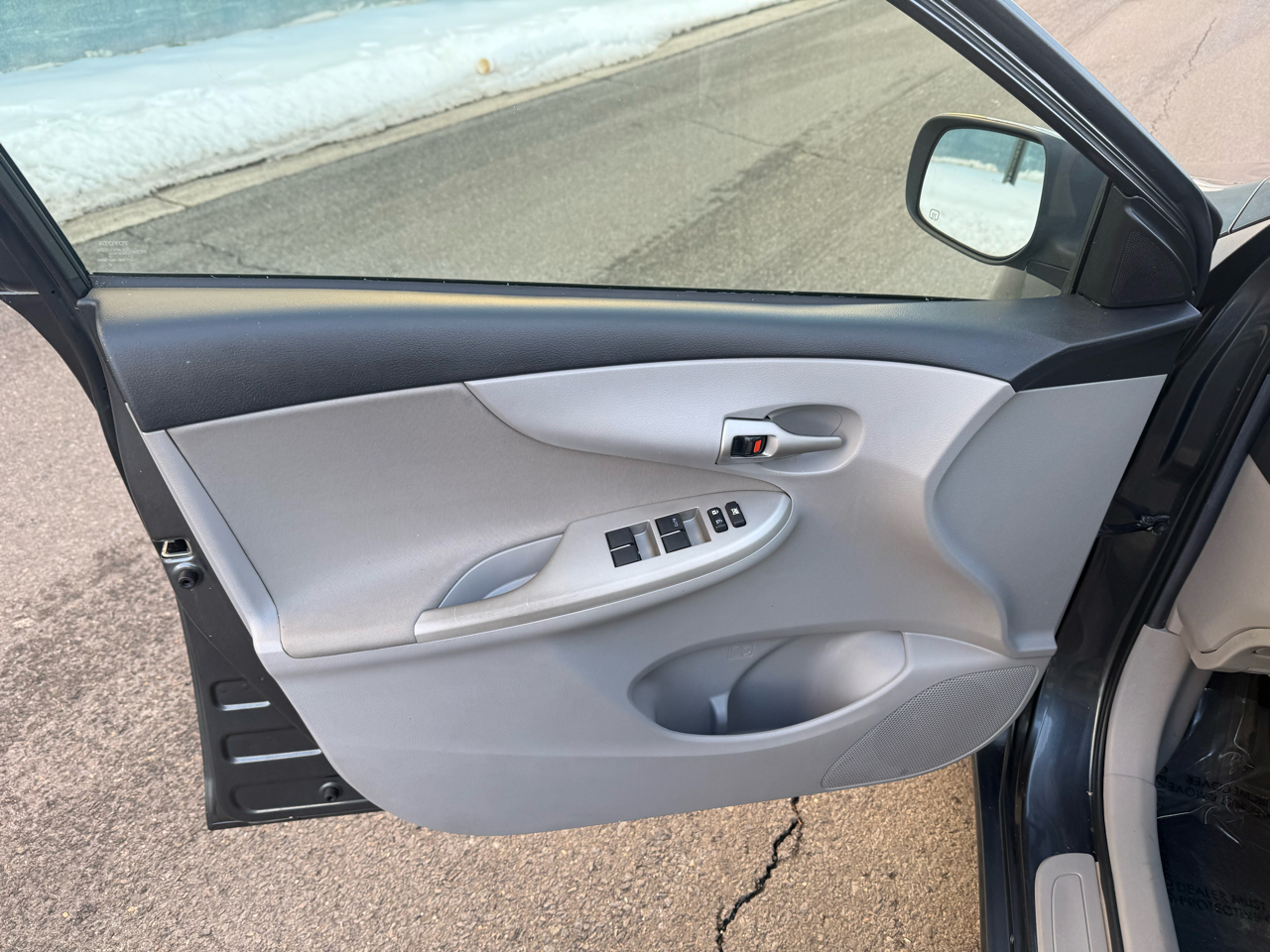 Toyota Corolla 4dr Sdn Auto LE Special Edition (Natl) 2013