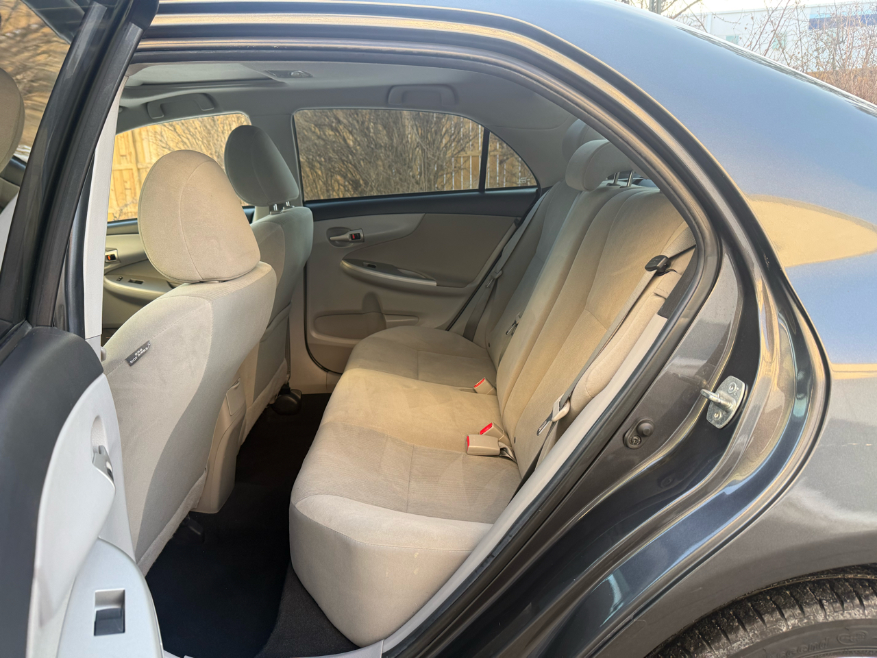 Toyota Corolla 4dr Sdn Auto LE Special Edition (Natl) 2013