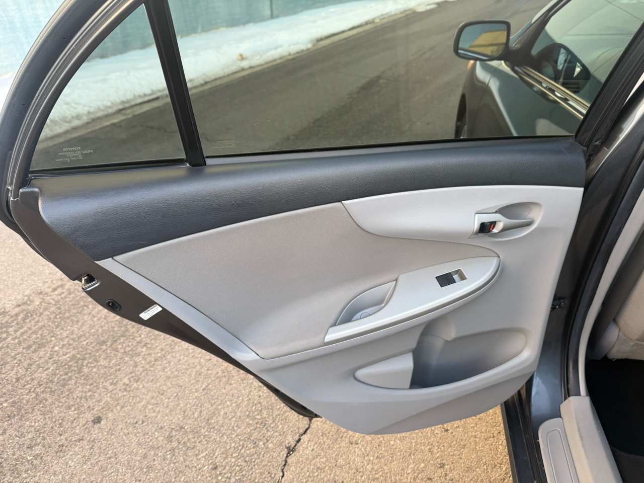 Toyota Corolla 4dr Sdn Auto LE Special Edition (Natl) 2013