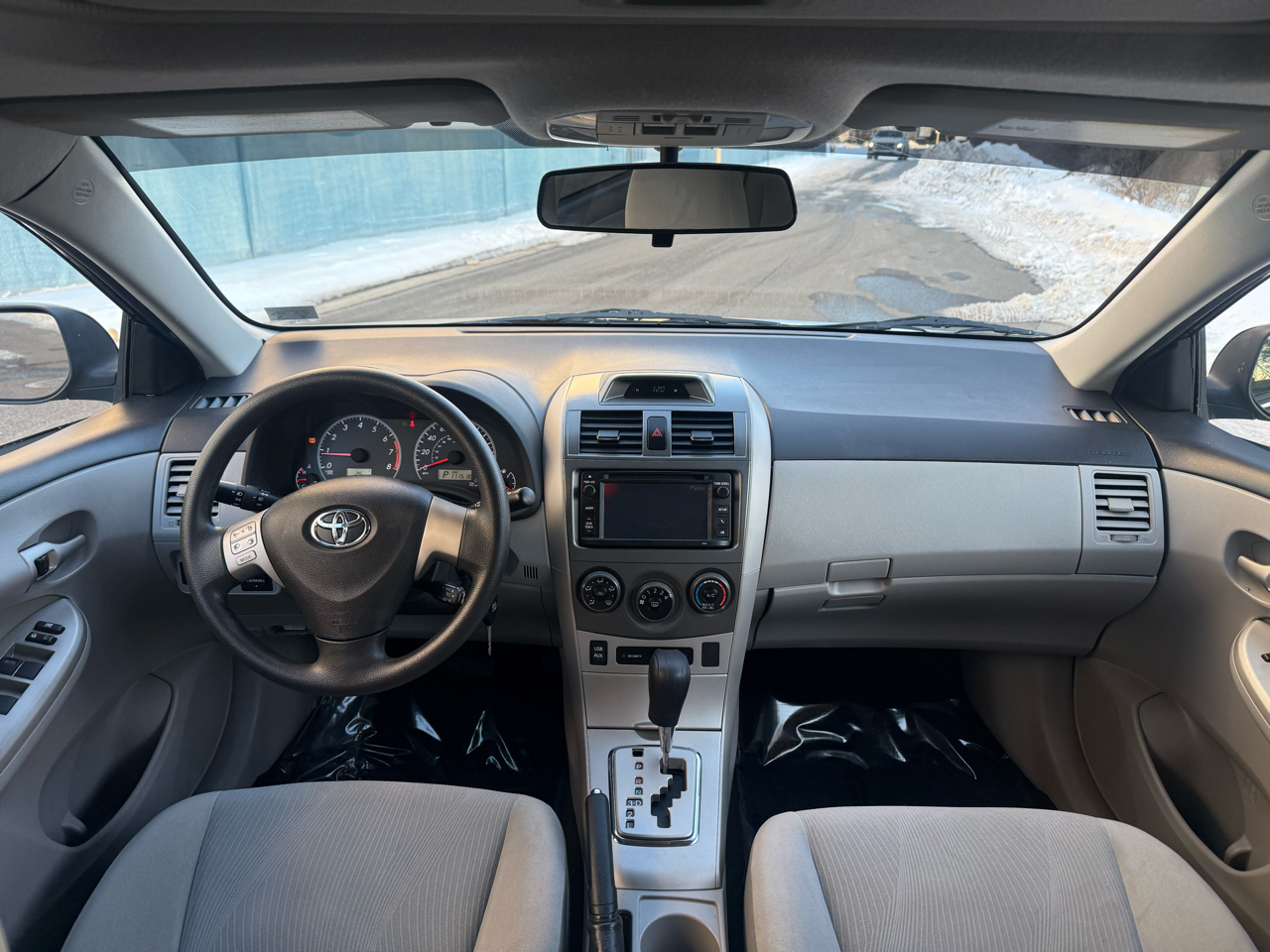 Toyota Corolla 4dr Sdn Auto LE Special Edition (Natl) 2013