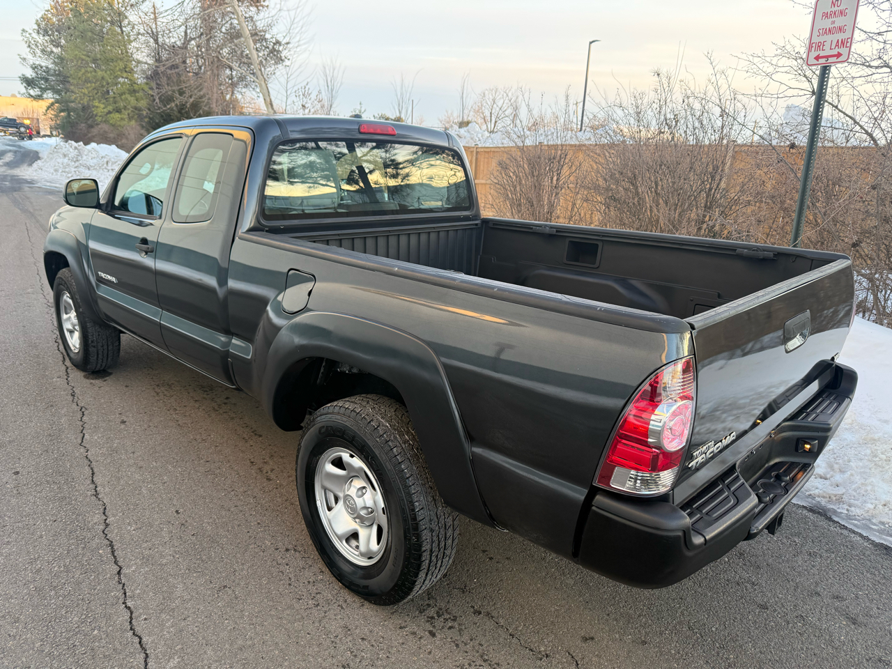 Toyota Tacoma 4WD Access V6 MT (Natl) 2010